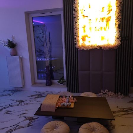 New In Gdansk! Red Room In The Heart Of Gdansk - Bdsm - With A Luxury Jacuzzi And Access To A Sauna מראה חיצוני תמונה