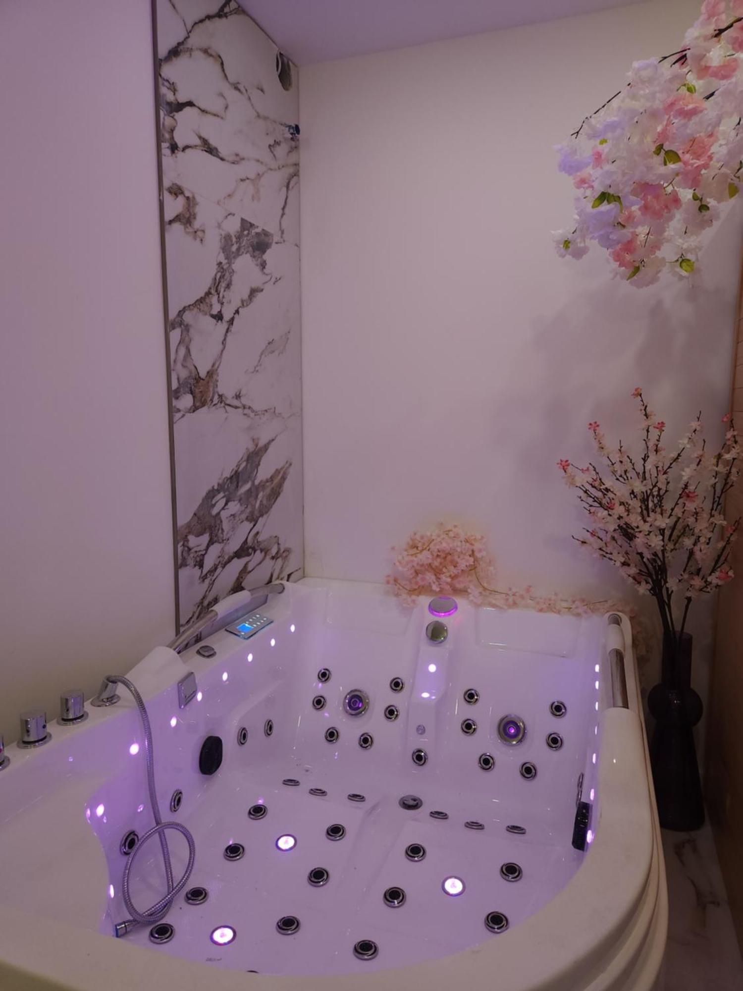 New In Gdansk! Red Room In The Heart Of Gdansk - Bdsm - With A Luxury Jacuzzi And Access To A Sauna מראה חיצוני תמונה