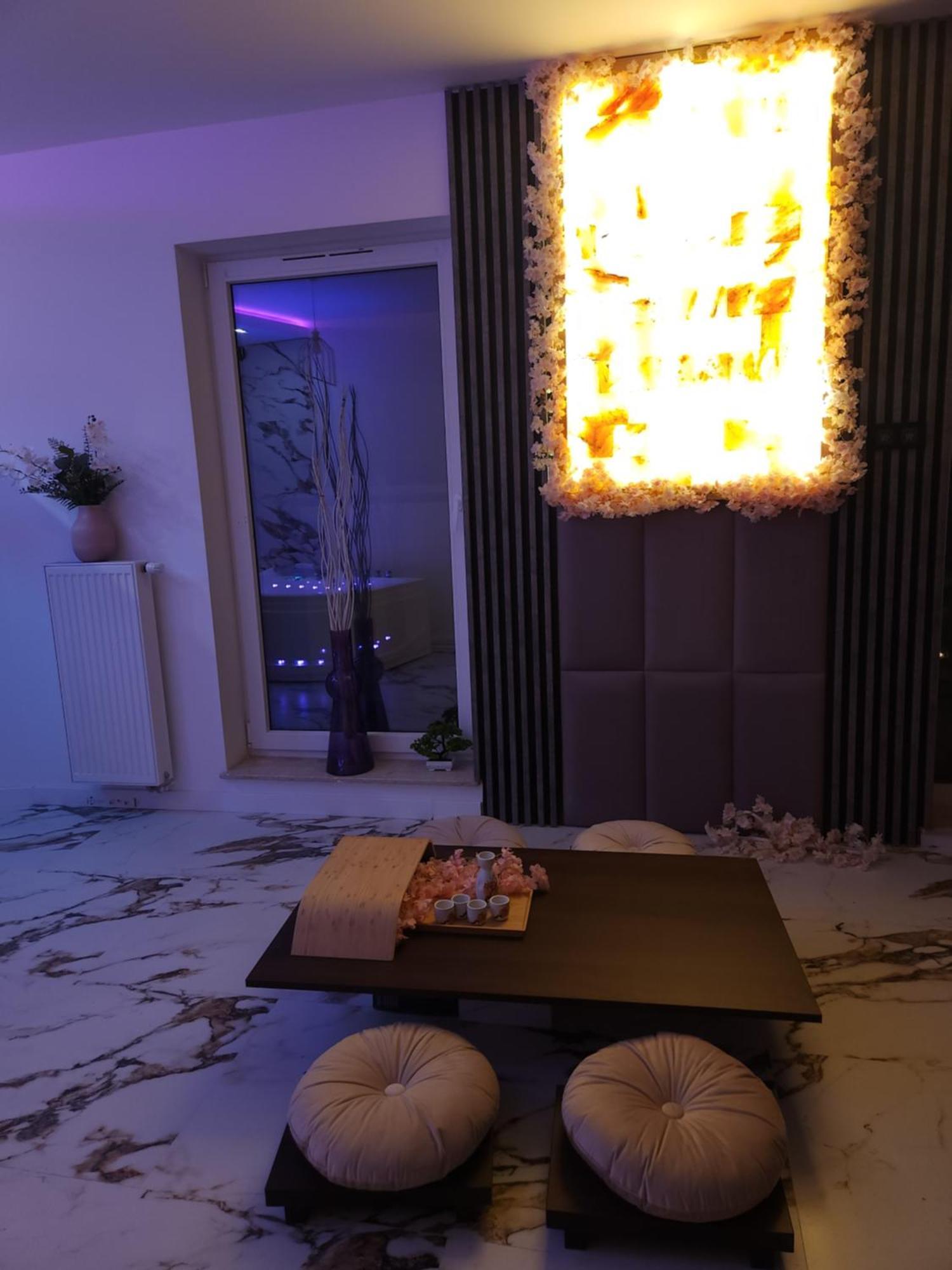 New In Gdansk! Red Room In The Heart Of Gdansk - Bdsm - With A Luxury Jacuzzi And Access To A Sauna מראה חיצוני תמונה